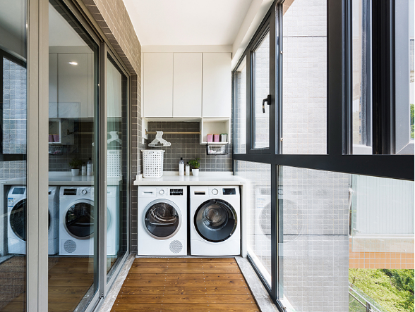 陽(yáng)臺(tái)推拉窗怎么拆下來(lái)